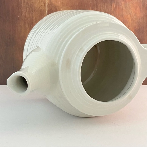 Mid Century Arabia Finland Kaarna White Ribbed Teapot Ulla Procope NO LID - Picture 9 of 14